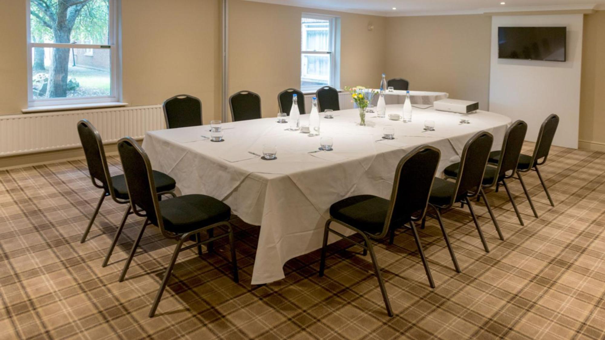 East M1 Junc 14 By Ihg 4*